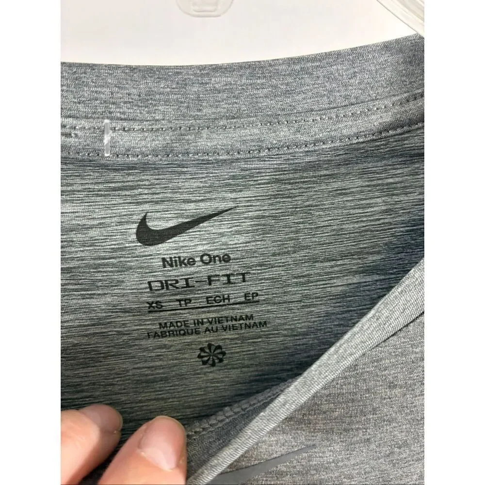 Nike NWT One Dri Fit Long Sleeve Crop in Gray Top Size XS